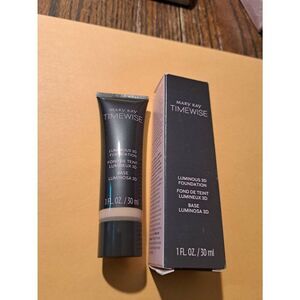 Mary Kay TimeWise Luminous 3D Foundation Ivory 130 1oz NIB Box Wear